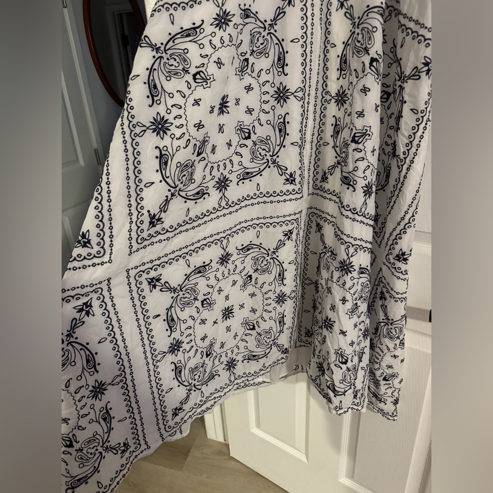 Madewell Embroidered Deep V-Neck Midi Dress in Bandana - Picture 4 of 10